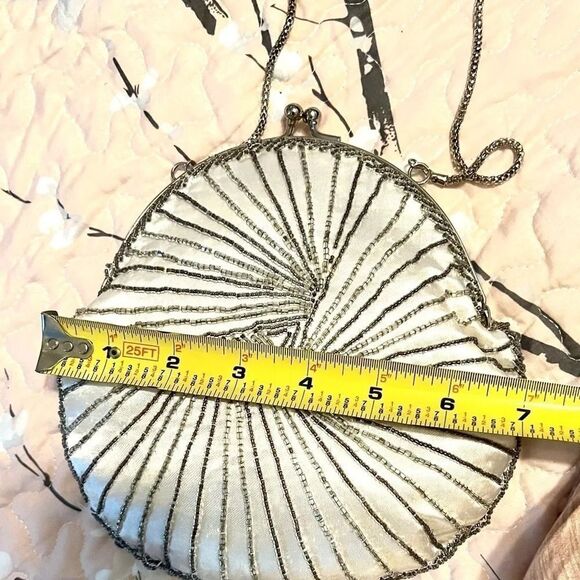 Vintage Magid White Micro Beads Evening Purse new - Picture 5 of 9